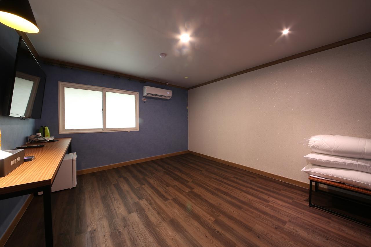 Art Hotel Gumi ภายนอก รูปภาพ