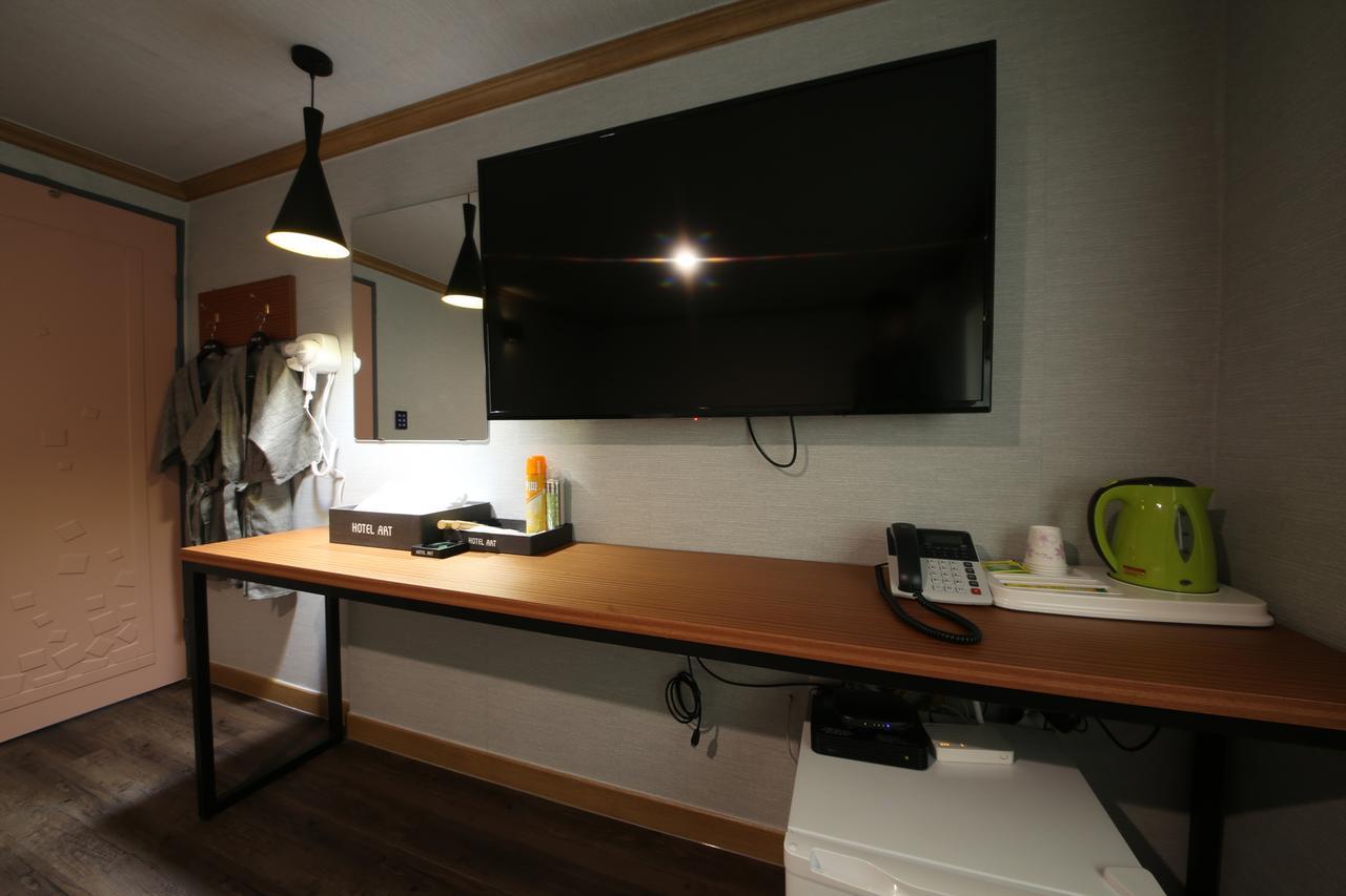 Art Hotel Gumi ภายนอก รูปภาพ