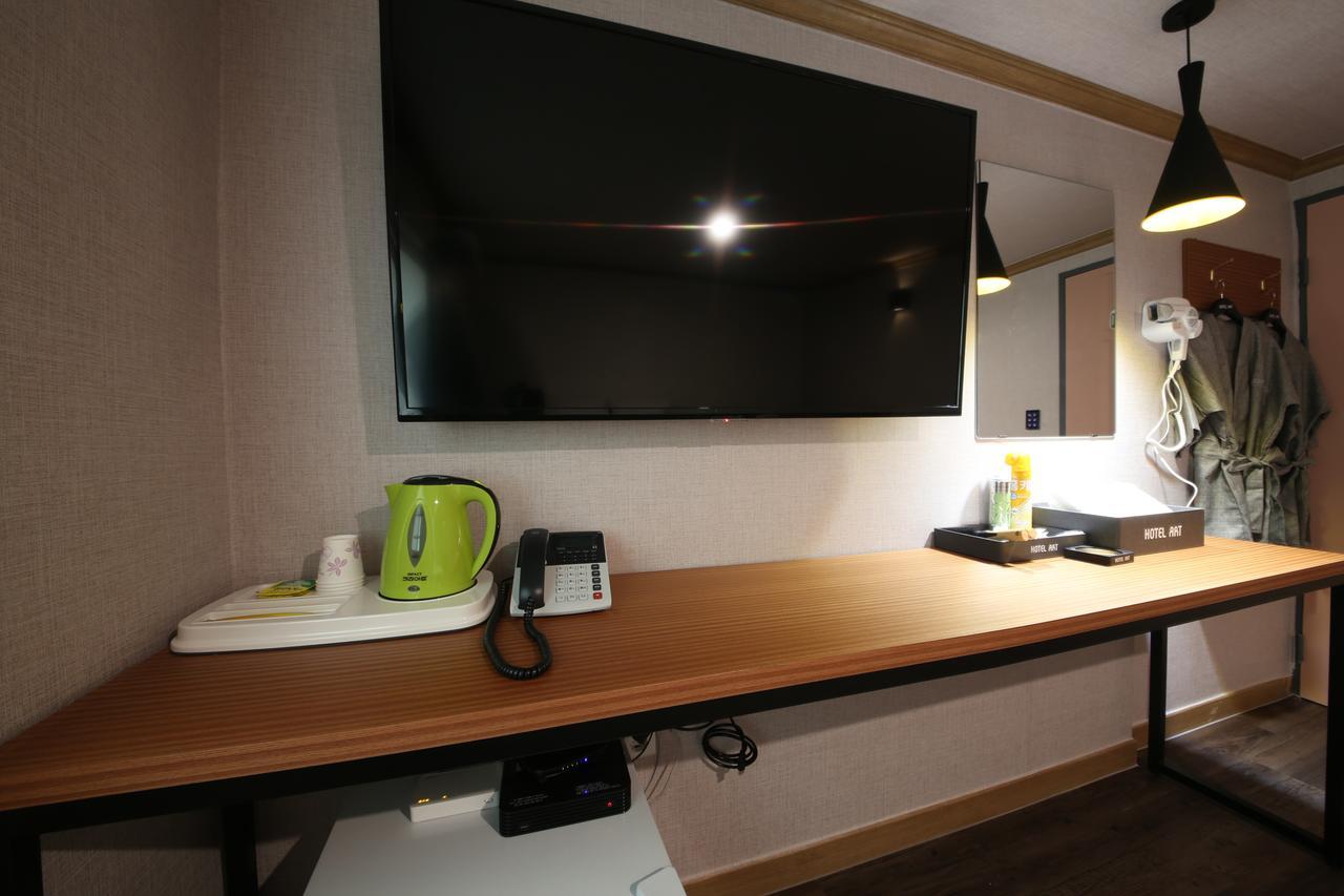 Art Hotel Gumi ภายนอก รูปภาพ