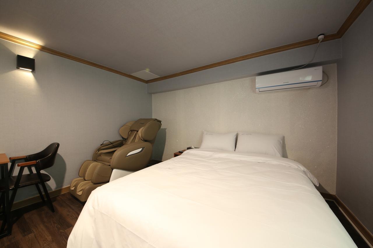 Art Hotel Gumi ภายนอก รูปภาพ