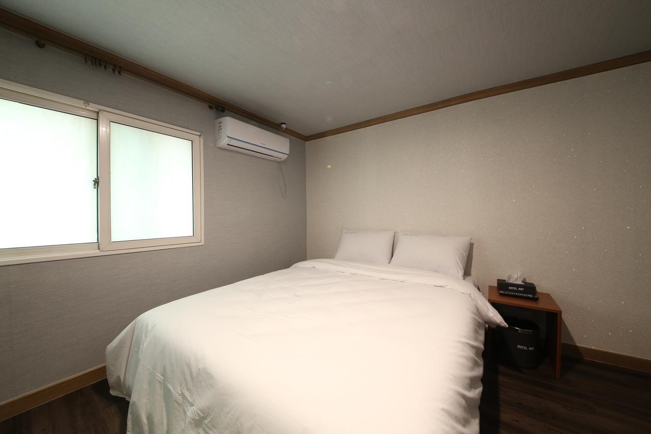Art Hotel Gumi ภายนอก รูปภาพ