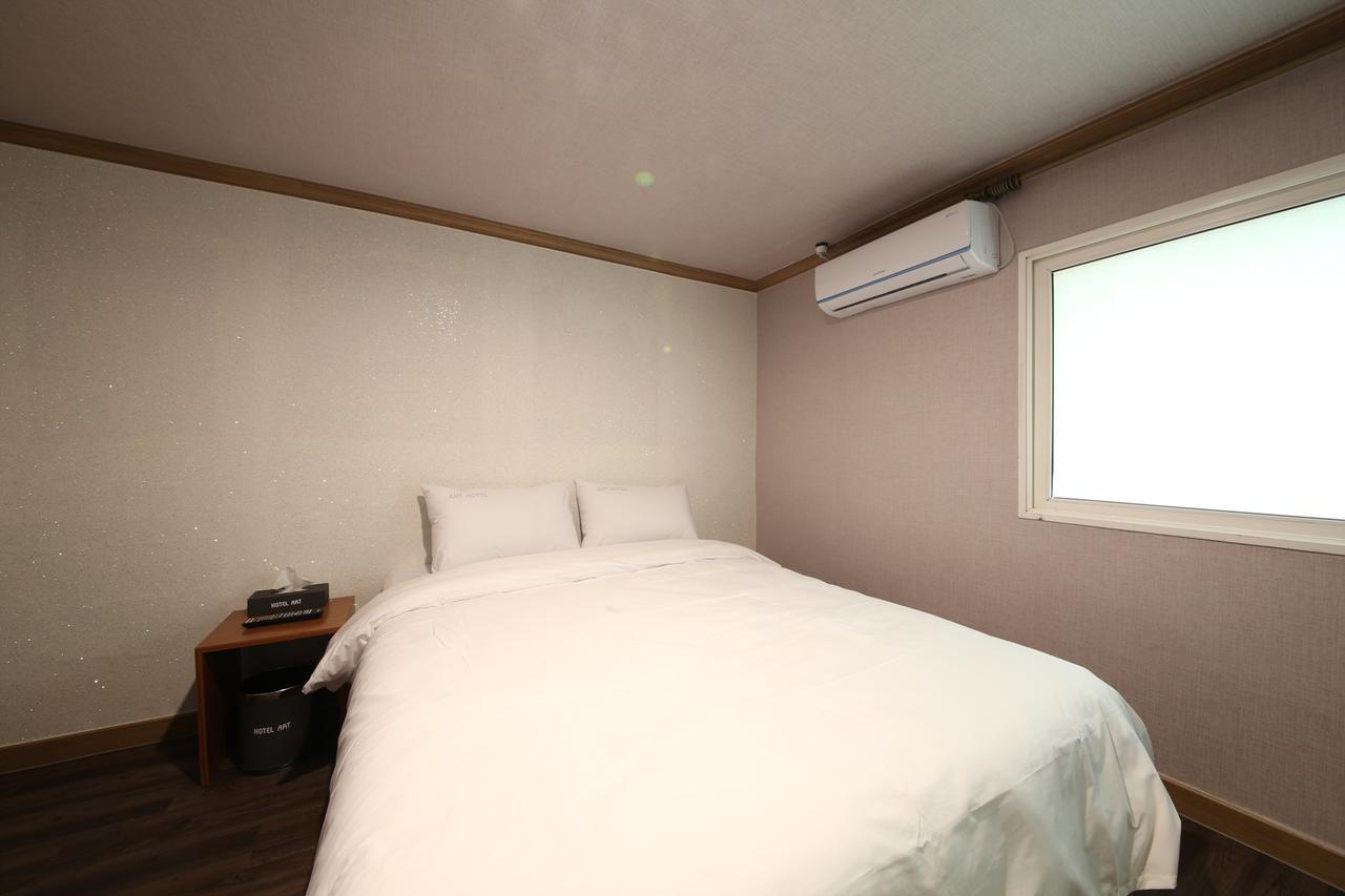 Art Hotel Gumi ภายนอก รูปภาพ