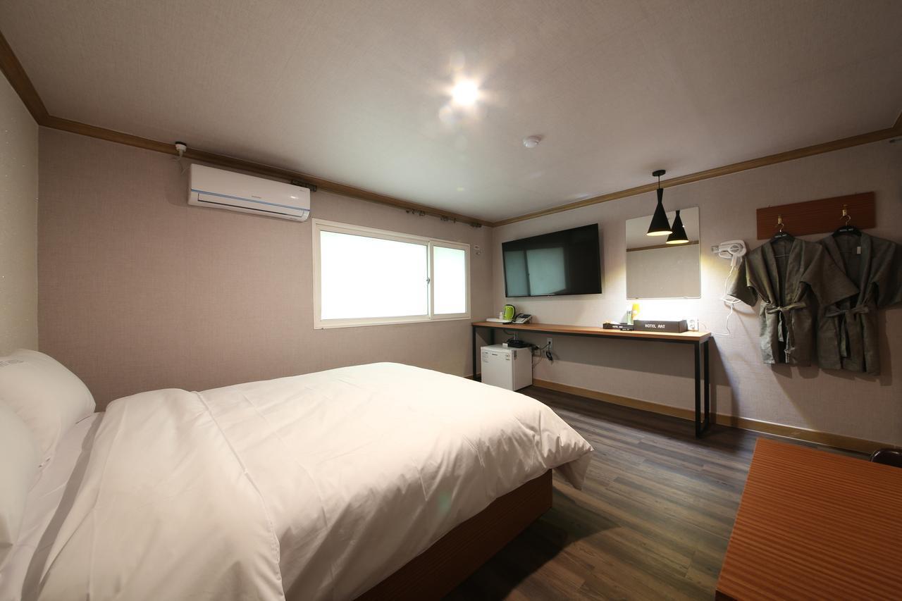 Art Hotel Gumi ภายนอก รูปภาพ