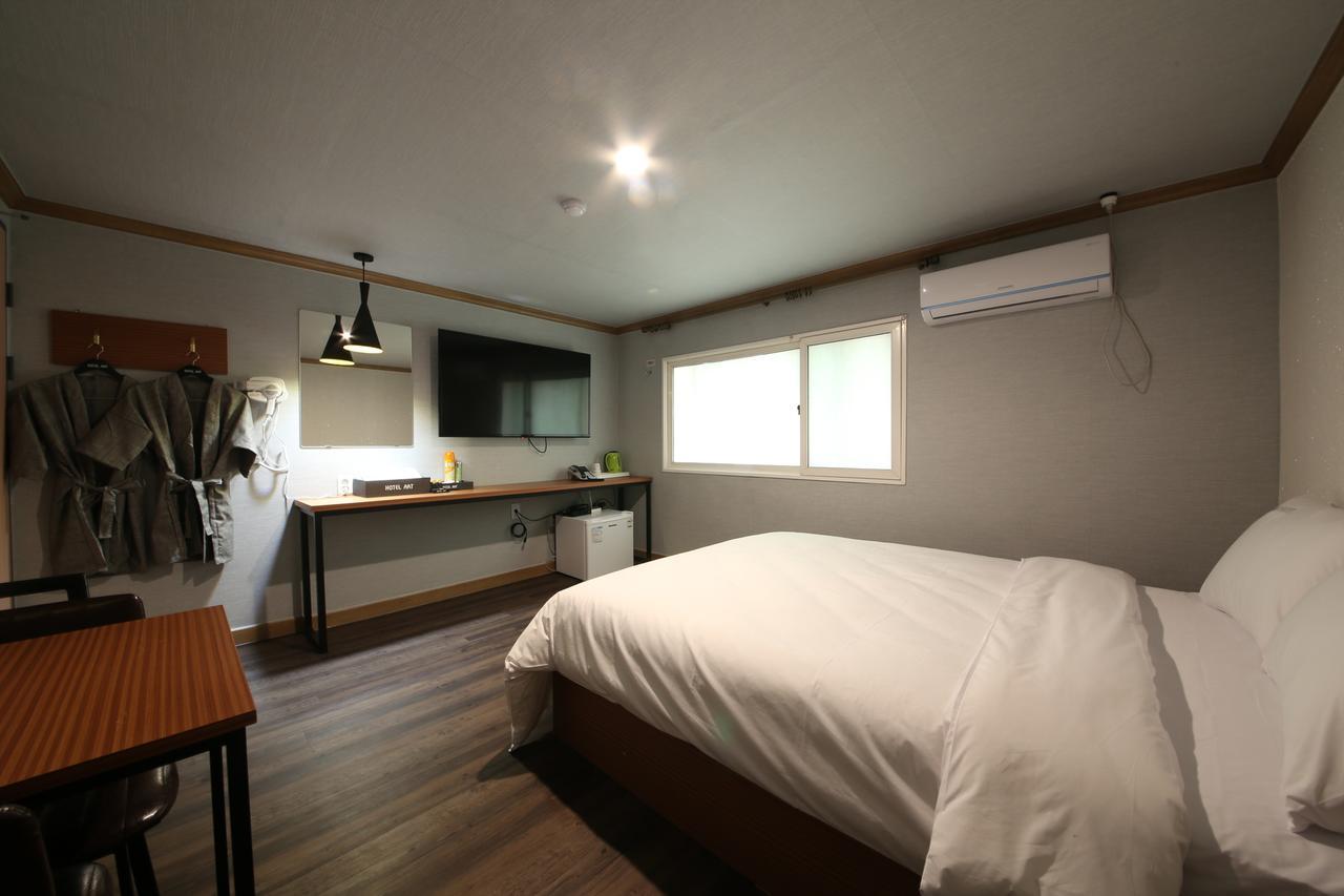Art Hotel Gumi ภายนอก รูปภาพ