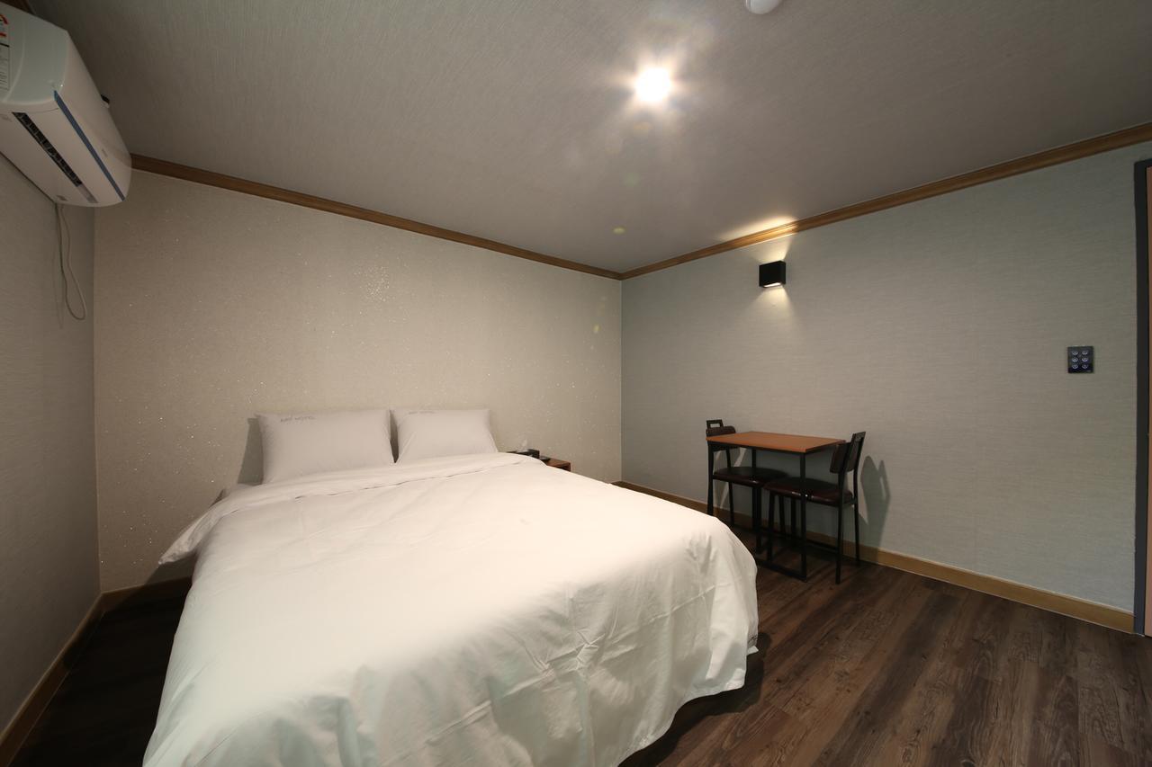 Art Hotel Gumi ภายนอก รูปภาพ